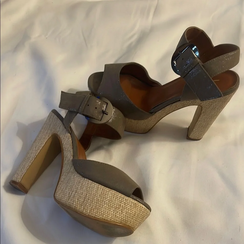 Bakers Gray‎ Platform Heels Excellent Condition